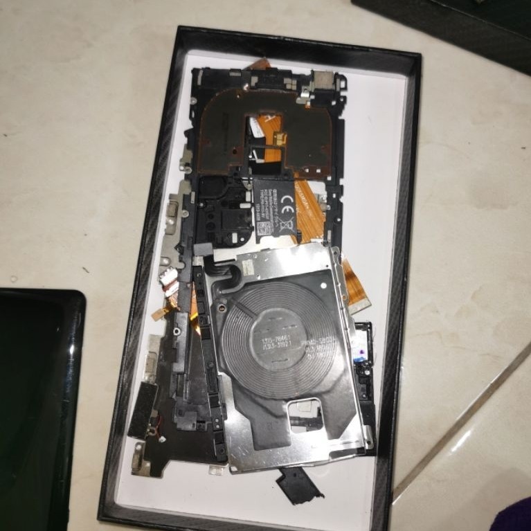 part copotan dari Sony xz3 dan xz2