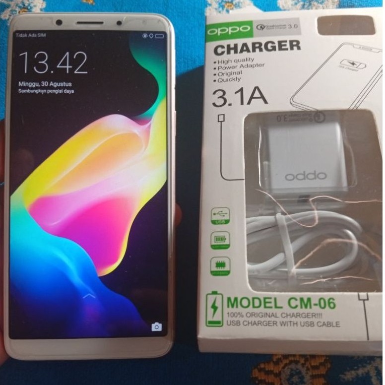 Di Jual MURAH AJA HP OPPO F5 RAM 4/64 Bonus CARGER BARU Batang Bagus normal siap pakai