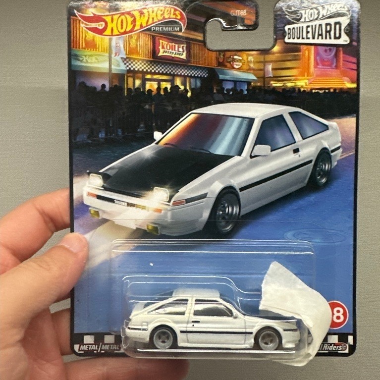Hotwheels boulevard AE86 putih rare