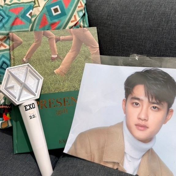 preloved exo lightstick and album & stuffs official