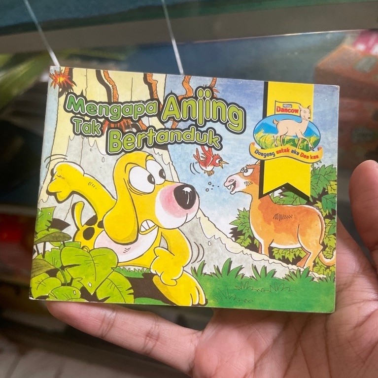 KOMIK DONGENG DANCOW MENGAPA ANJIING TAK BERTANDUKK