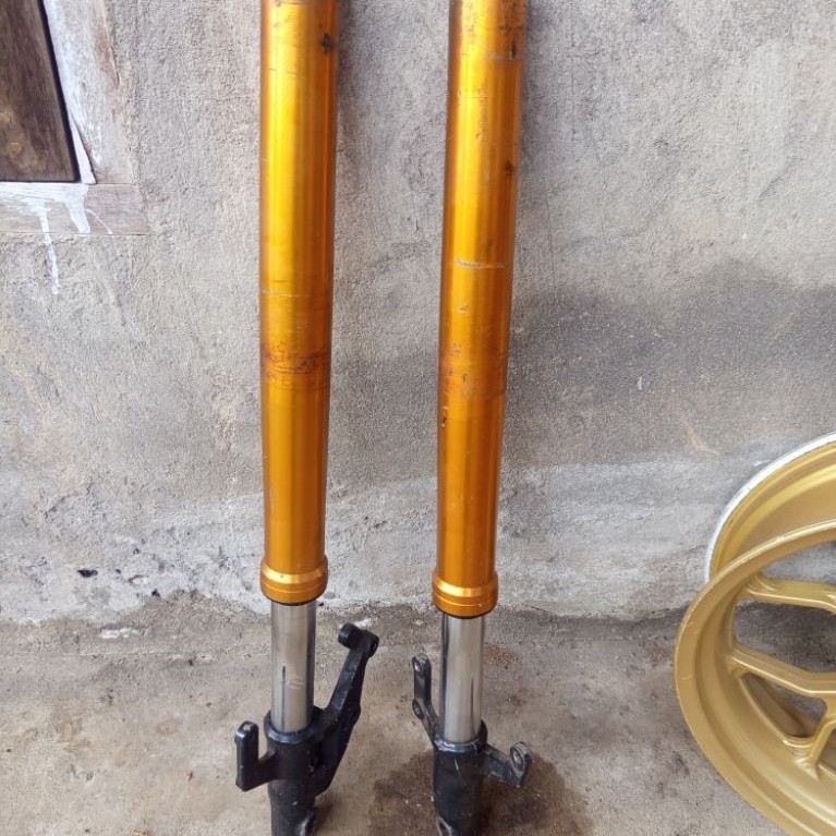 usd r15 v3 tanpa segitiga kondisi minus ya