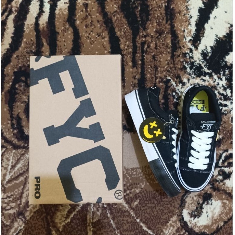 Sepatu FYC Slim Caven Pro Black Suede