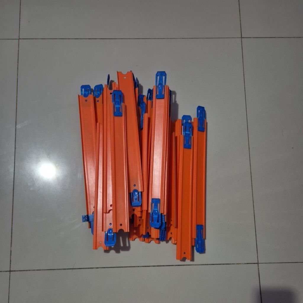 LINTASAN HOTWHEELS BORONGAN