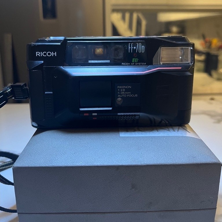 Kamera analog Ricoh FF-70