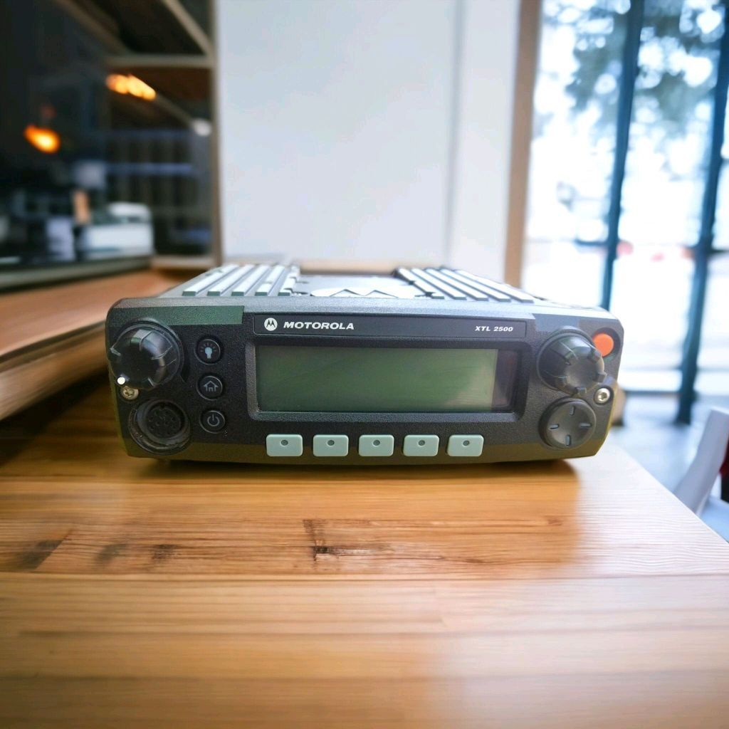 MOTOROLA XTL2500 Radio Rig UHF Trunking 800MHz Digital Analog Interoperable