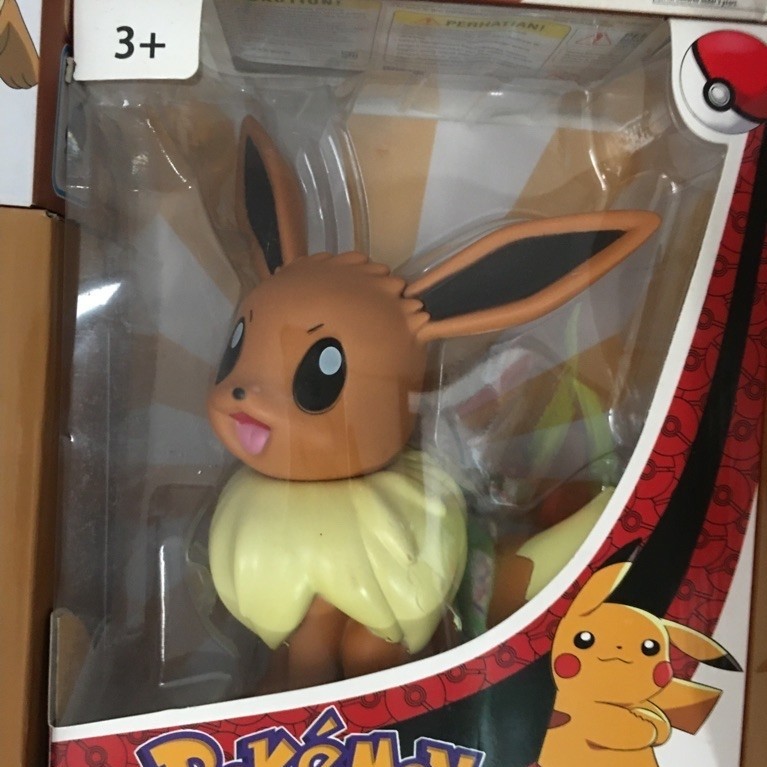 Patung Eevee Pokémon mainan koleksi 3+ dalam kotak