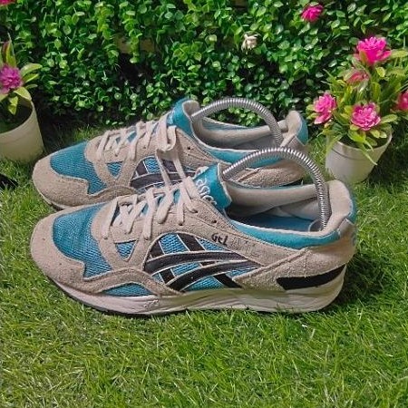 sepatu ASICS Gel-Lyte V "Atomic Blue" size 41,5