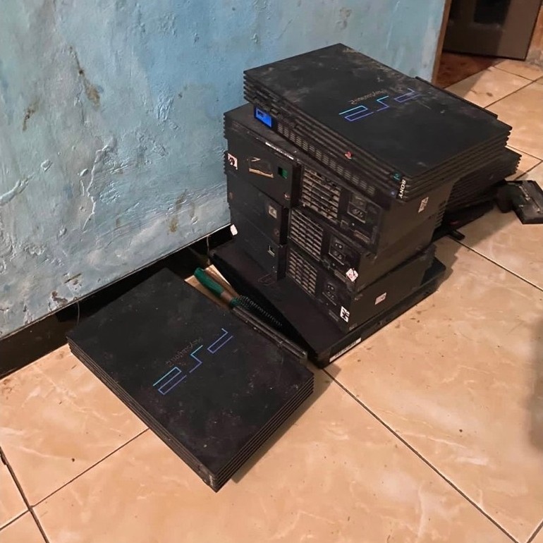 playstation 2 second normal
