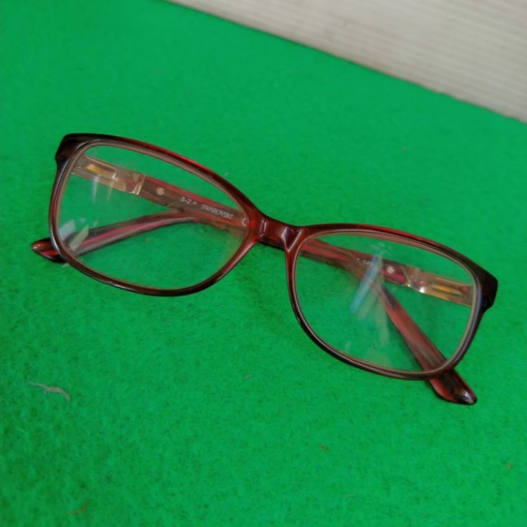 Swarovski frame kacamata preloved