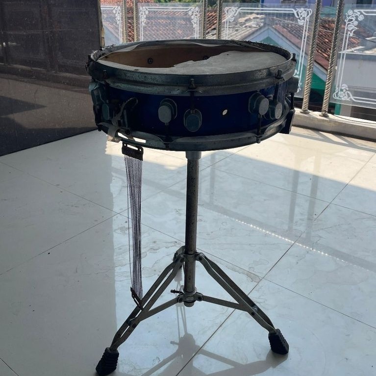 Snare drum plus stand second