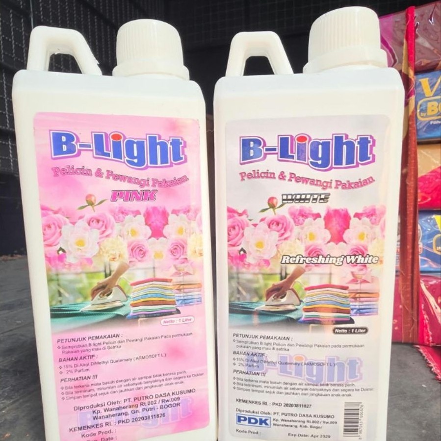B-Light Pelincin & Pewangi Pakaian Pink White Refreshing White 1 Liter
