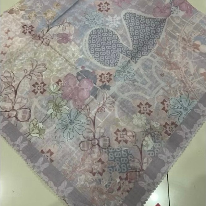 Buttonscarves Disney The Dream Park - VIOLA NEW AS IS NO BOX