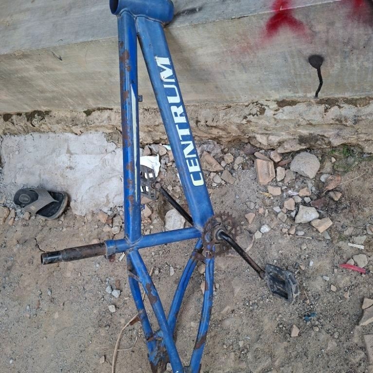 Frame Sepeda BMX Centrum 20 Inch Bekas Warna Biru – Frame Saja