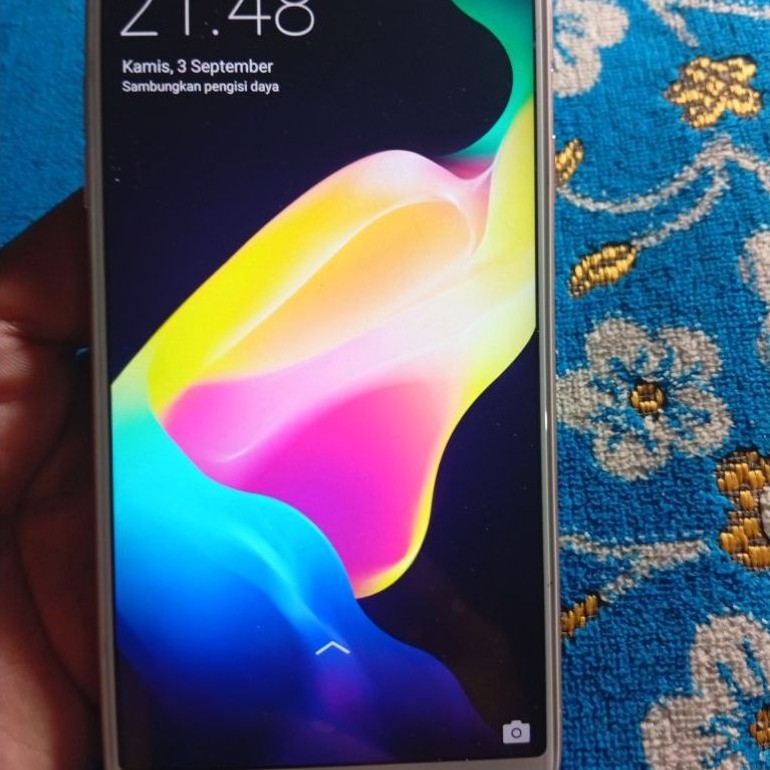 Oppo F7 ram 4/64 kondisi normal semuanya siap pake mulus handphone second berkualitas