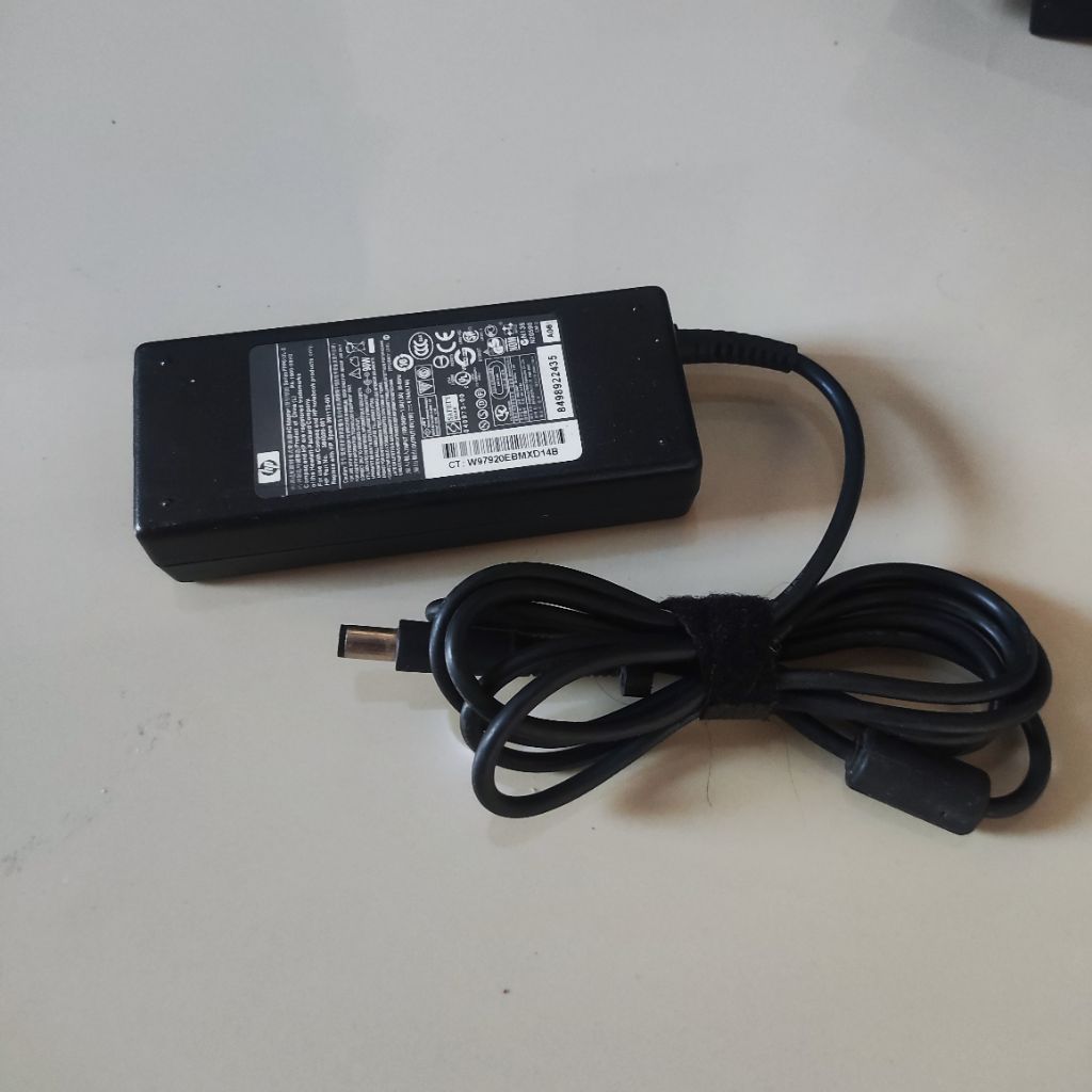 Cas Hp Jarum Besar 19v 4.74a  65w Normal Ori Adaptor Charger Laptop Leptop Second Bekas Seken Origin