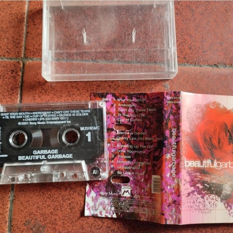 kaset pita GARBAGE beautiful