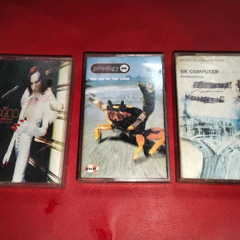 3 Kaset Prodigy The Fat Of The Land, Marilyn Manson  Mechanical Animal & Radio Head Ok Computer Orig