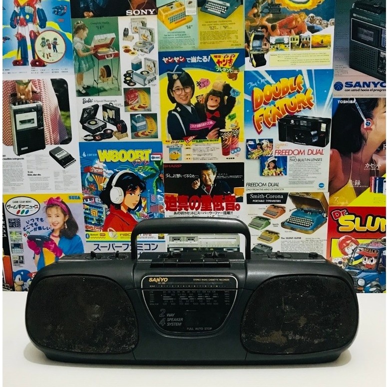 Radio Tape SANYO - Dekorasi vintage