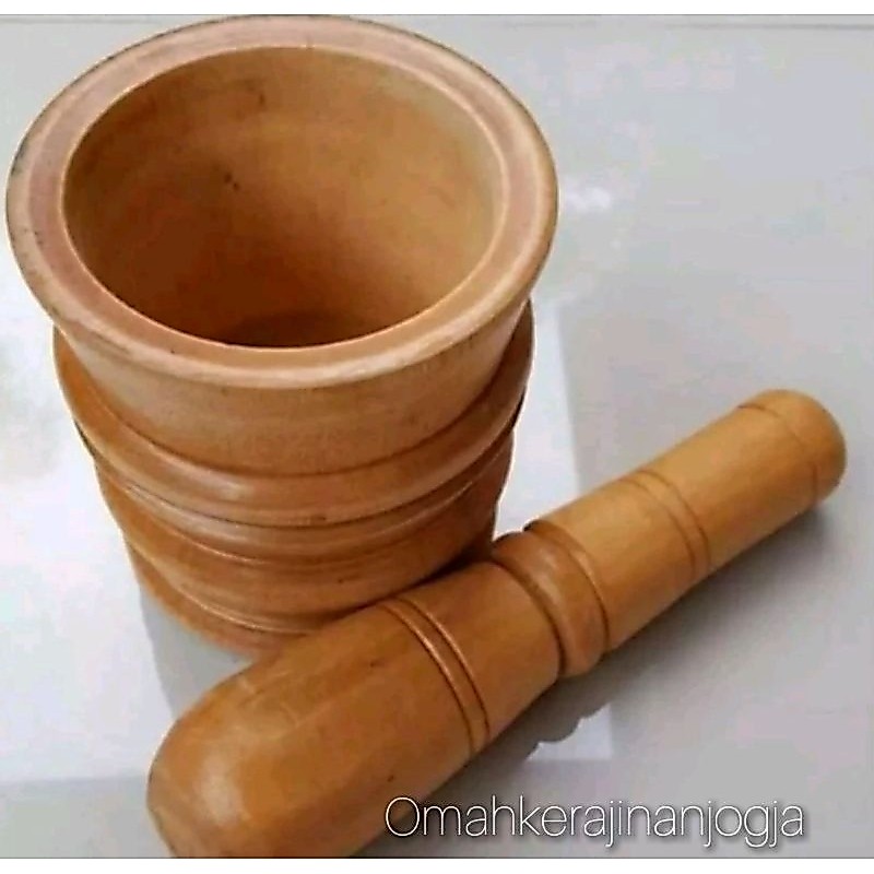 lumpang kayu besar