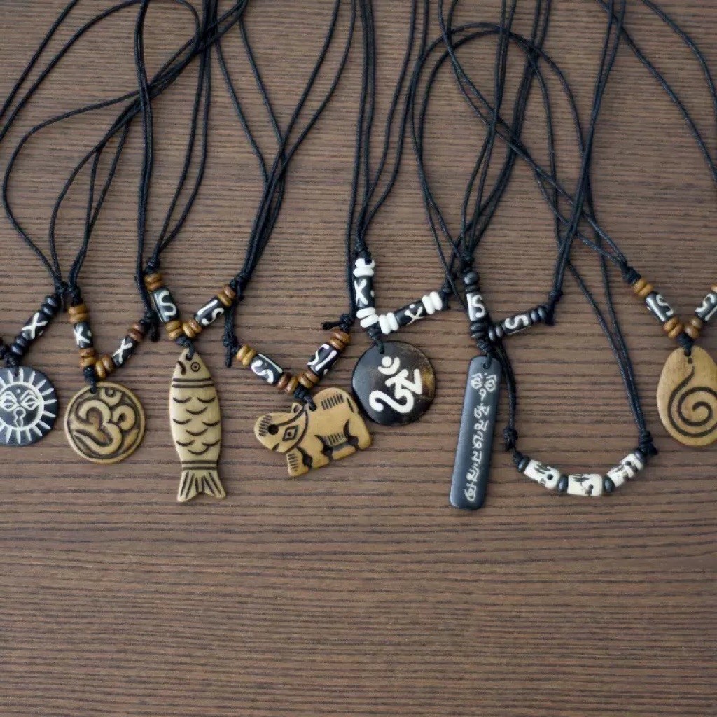Kalung Etnik Bohemian Liontin Ukiranhan dengan Tali Lilin Adjustable Kalung Bohemian Kalung Etnik Ka
