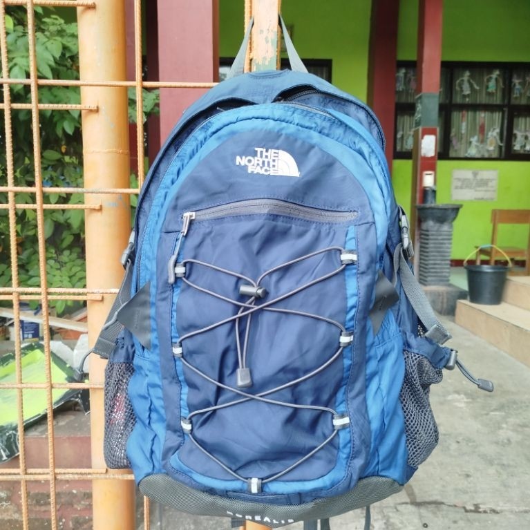 Borealis 27L navy