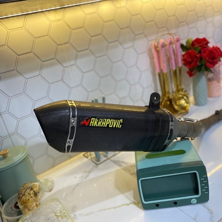 silincer akrapovic ori dan header khusus mt25/r25