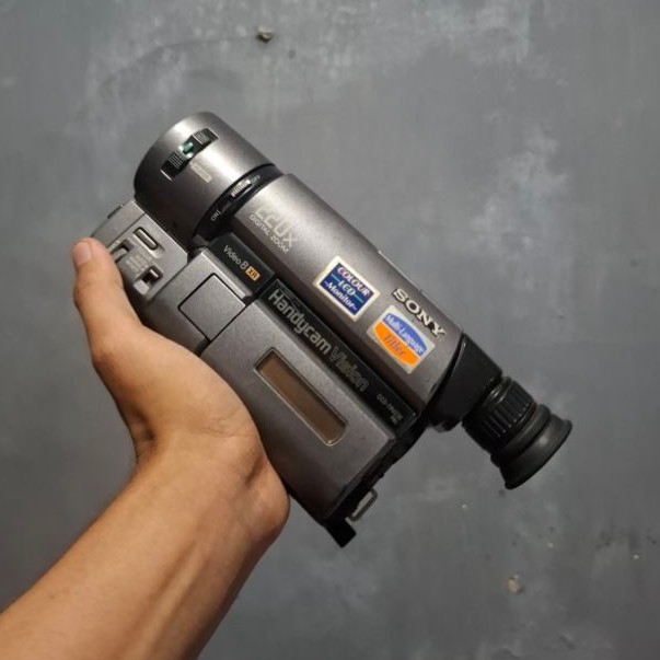 Handycam Sony CCD TRV 23