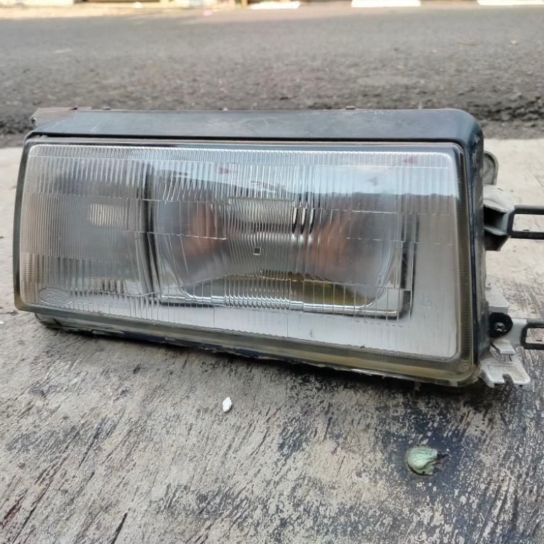 headlamp kanan original ford laser