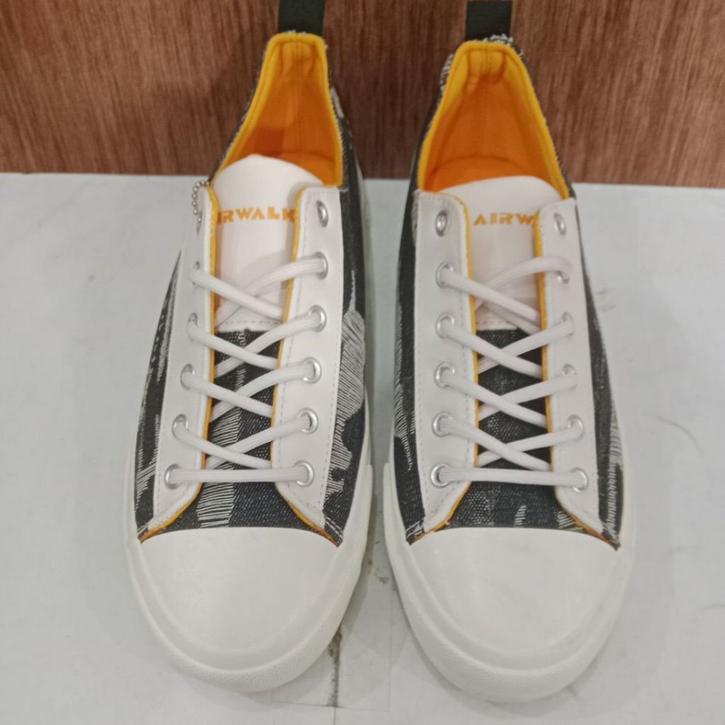 Sepatu AIW TIGRA black/beige
