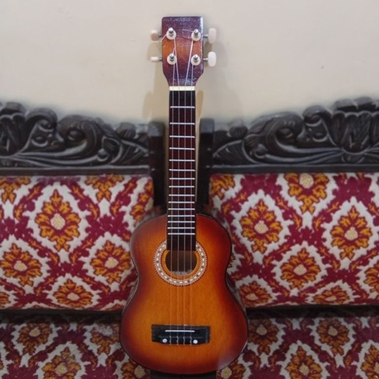 UKULELE SENAR 4
