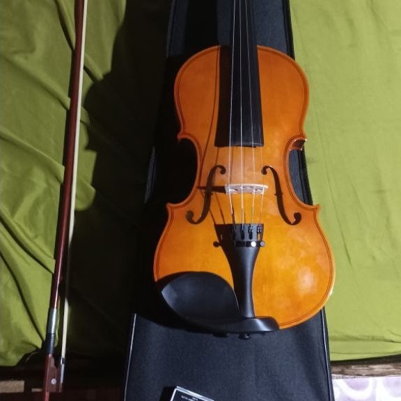 biola/violin second