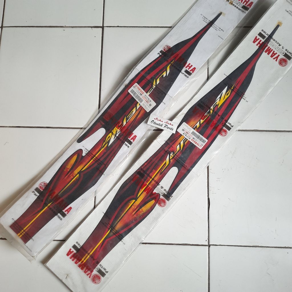 Striping Stiker Graphic Jupiter Z Burhan 2008 2009 Merah Marun Maroon  Original Yamaha | 2P2-F173E-H