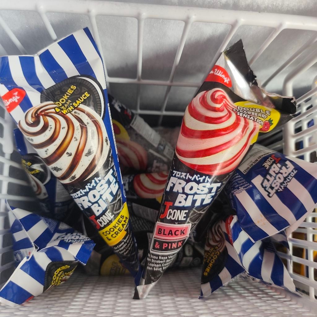 Es Glico Wings Cookies & Cream Jcone Black Pink