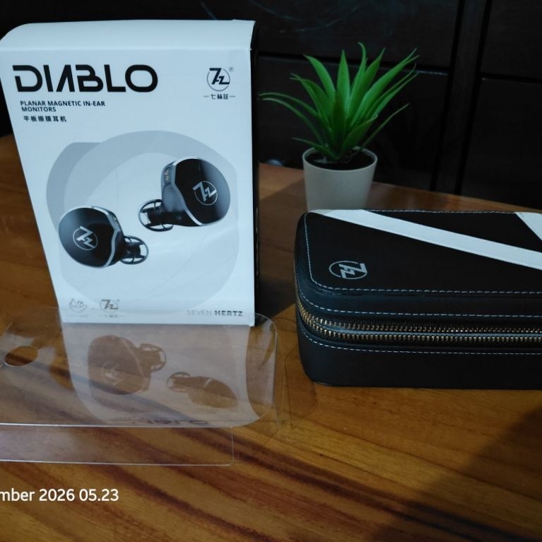 IEM 7HZ DIABLO BASSHEAD