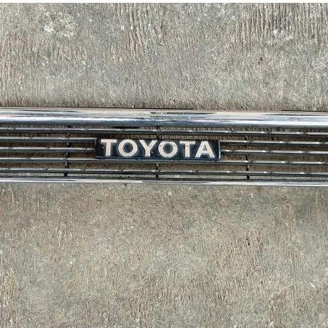 gril grill Toyota Corolla original