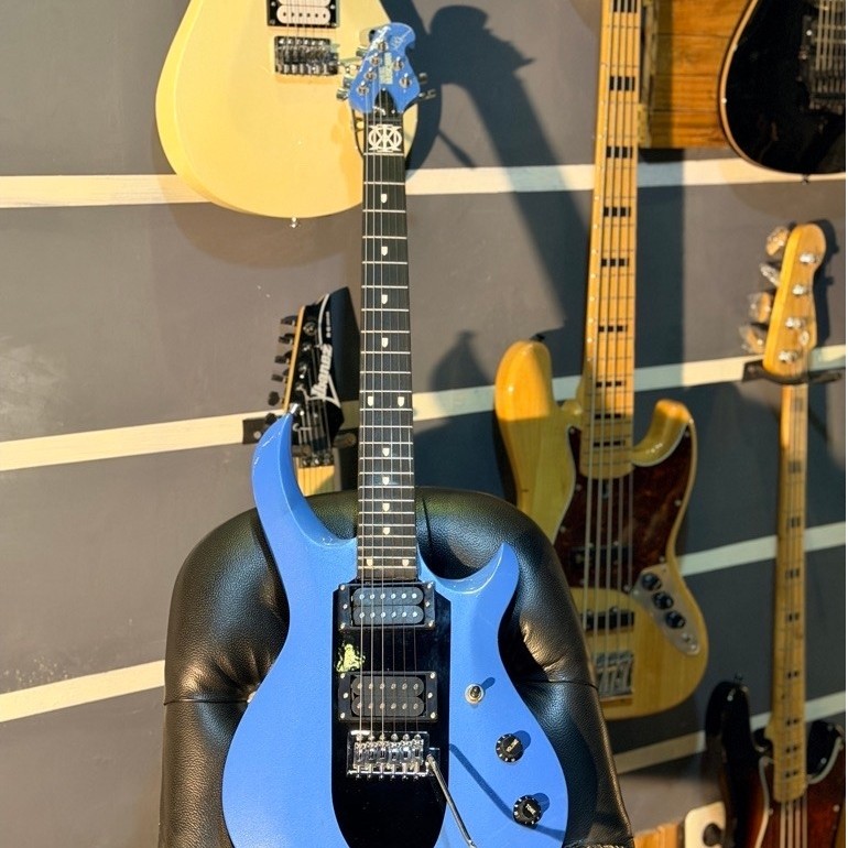gitar musicman majesty