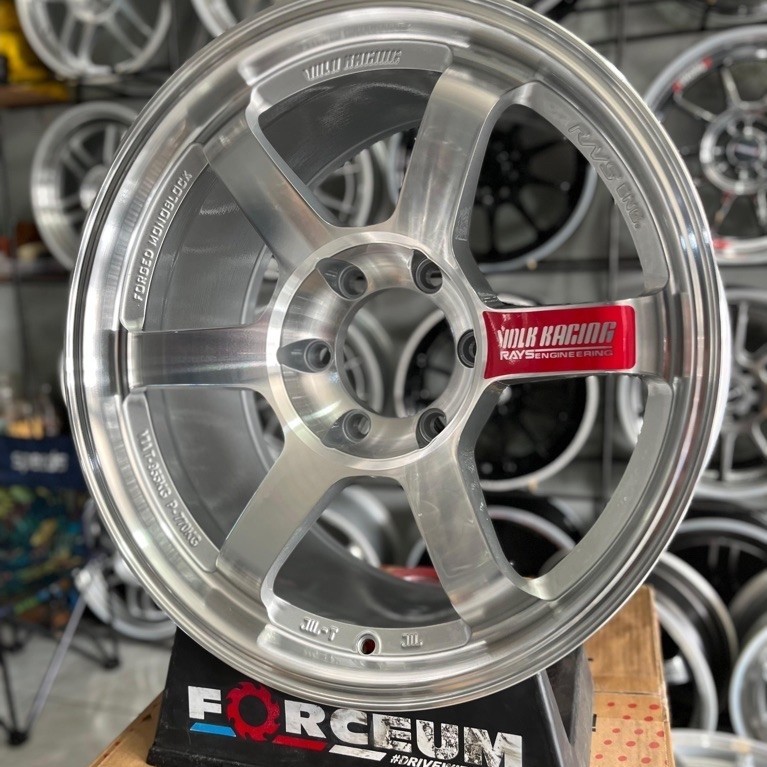 velg te37 r18 full polish pcd 6x139,7 kondisi baru