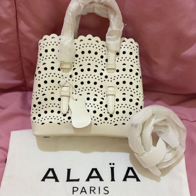 Tas alaia mina white Real leather 
Full logo