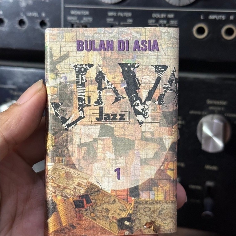 Cover Kaset Pita Java Jazz Bulan di Asia (Hanya Cover)