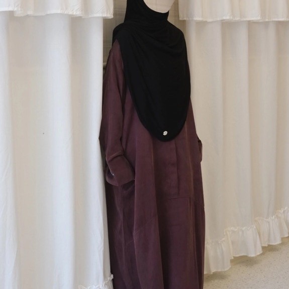 [NWT] Ready AQSA MODEST WEAR – Leya Abaya Burgundy Size L
