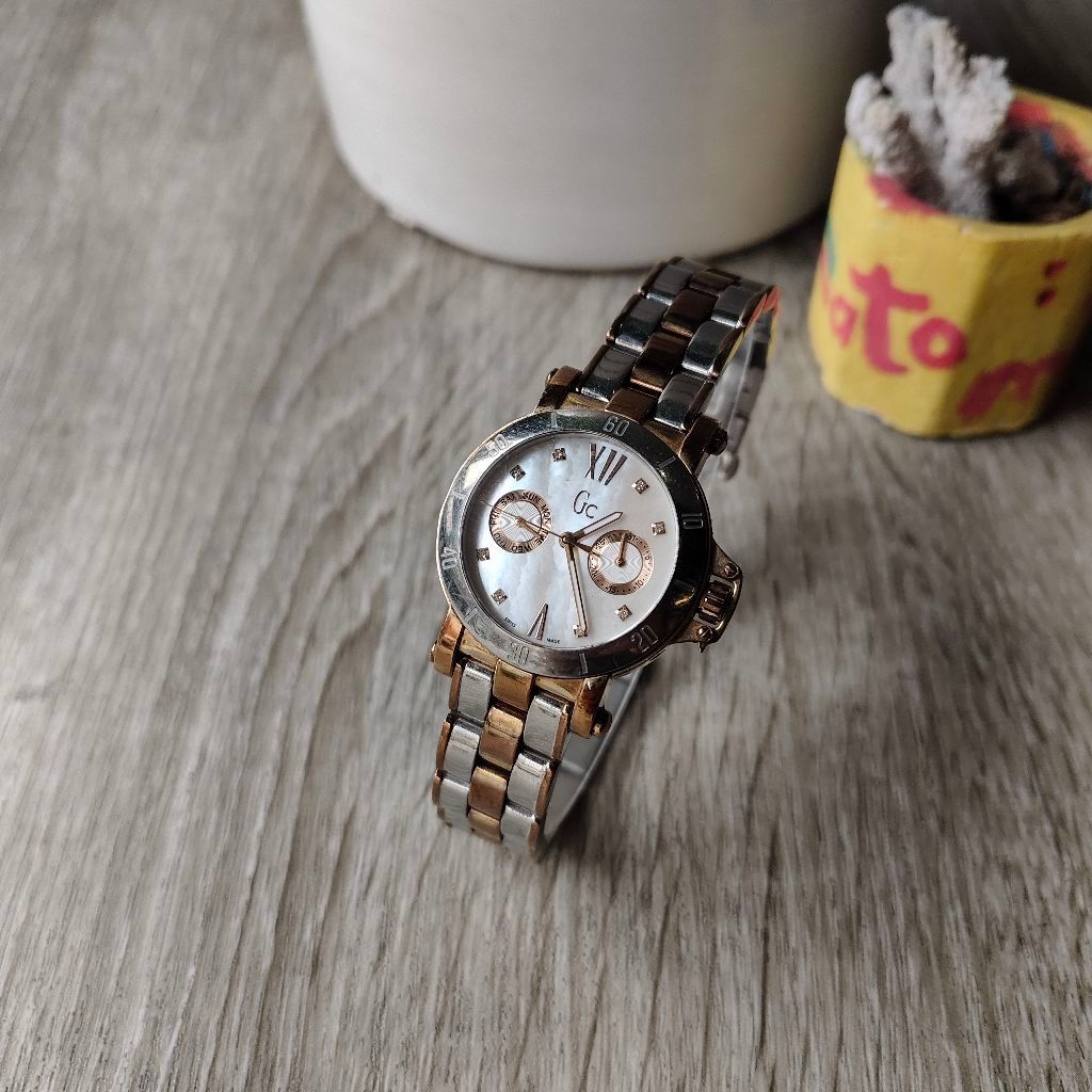 Jam Tangan Preloved Wanita Guess Collection GC Sapphire Silver Rose Original
