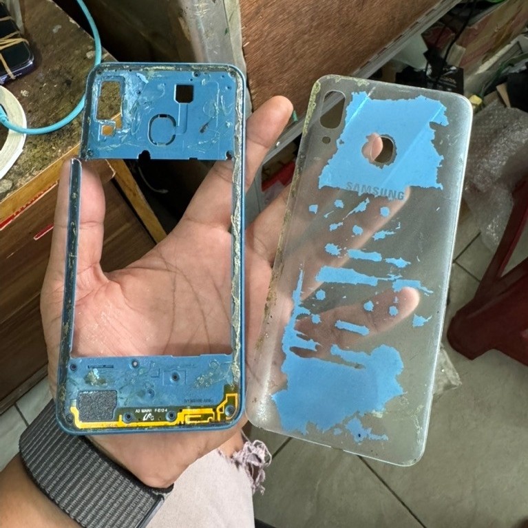 TULANG BEZZEL DAN BACKDOOR SAMSUNG A30 ORIGINAL COPOTAN