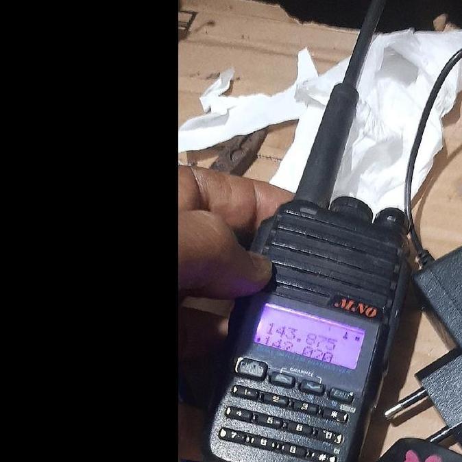 HT HNO DYALBAND FREQUENCY VHF UHF