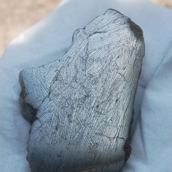 meteor besi Aji specimen iron meteorite