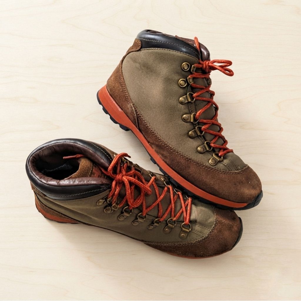 Sepatu Hiking Boots Original Helly Hansen Vibram Suede Size 43