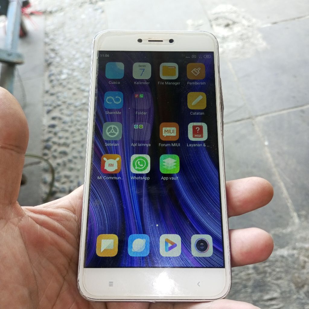 lcd touchscreen frame redmi note 5a minus