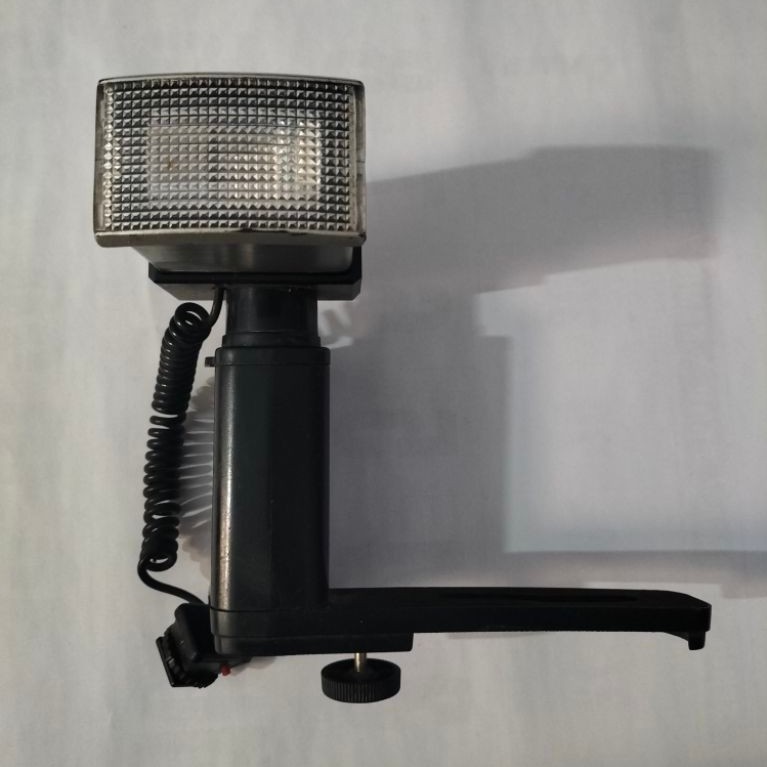 Lampu Flash Kamera Eksternal Jadul / Vintage Flash Bracket (Untested)
