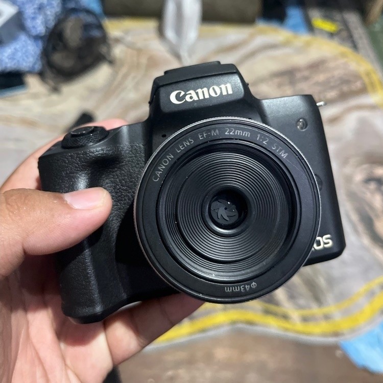 CANON EOS M50 + LENSA FIX 22MM F2 STM + ADAPTER CANON EFM
