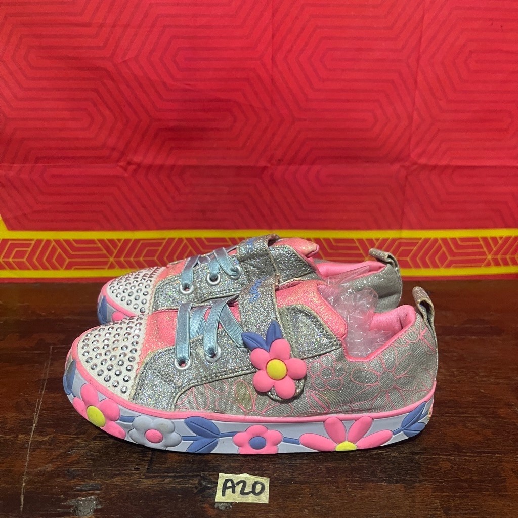 Sepatu anak Skechers nerdy zelig size 28